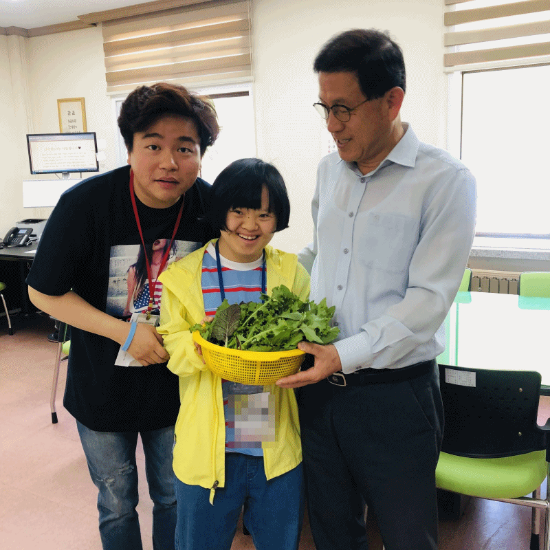 2904743359b247dce3a280771e1f5756_1557815402_8865.gif